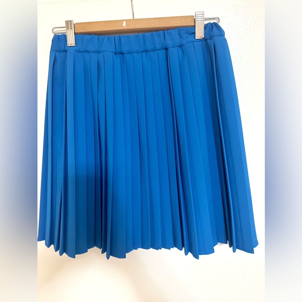 Skirt . Waist: 29 -31 in . length : 18 in .